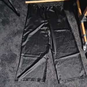 Black Wide Leg Pants. Perfect For Summer